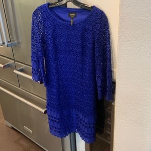 Laundry by Shelli Segal blue lace sheath dress, size 4.
